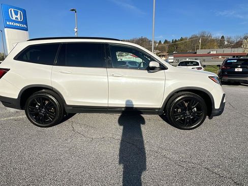 Used 2021 Honda Pilot Black Edition image 3