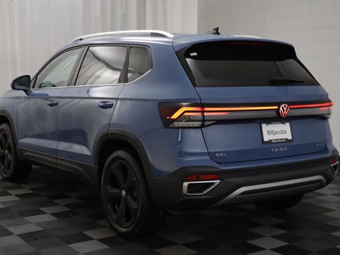 New 2026 Volkswagen Taos SEL image 15