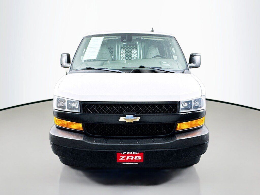 Used 2019 Chevrolet Express 2500 w/ Driver Convenience Package RWD image 8