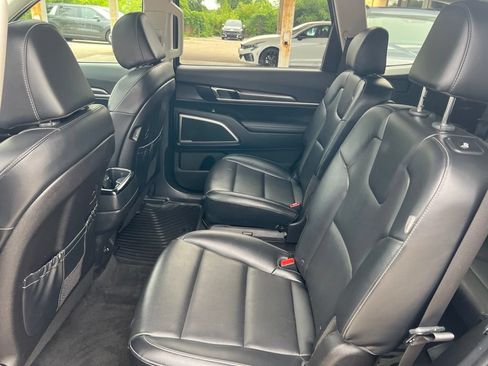 Certified 2024 Kia Telluride S w/ S Sunroof Package AWD/4WD image 9