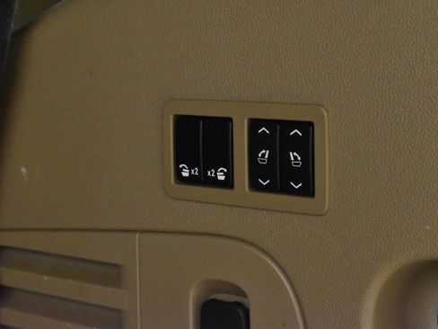 Used 2019 Cadillac Escalade Platinum image 29