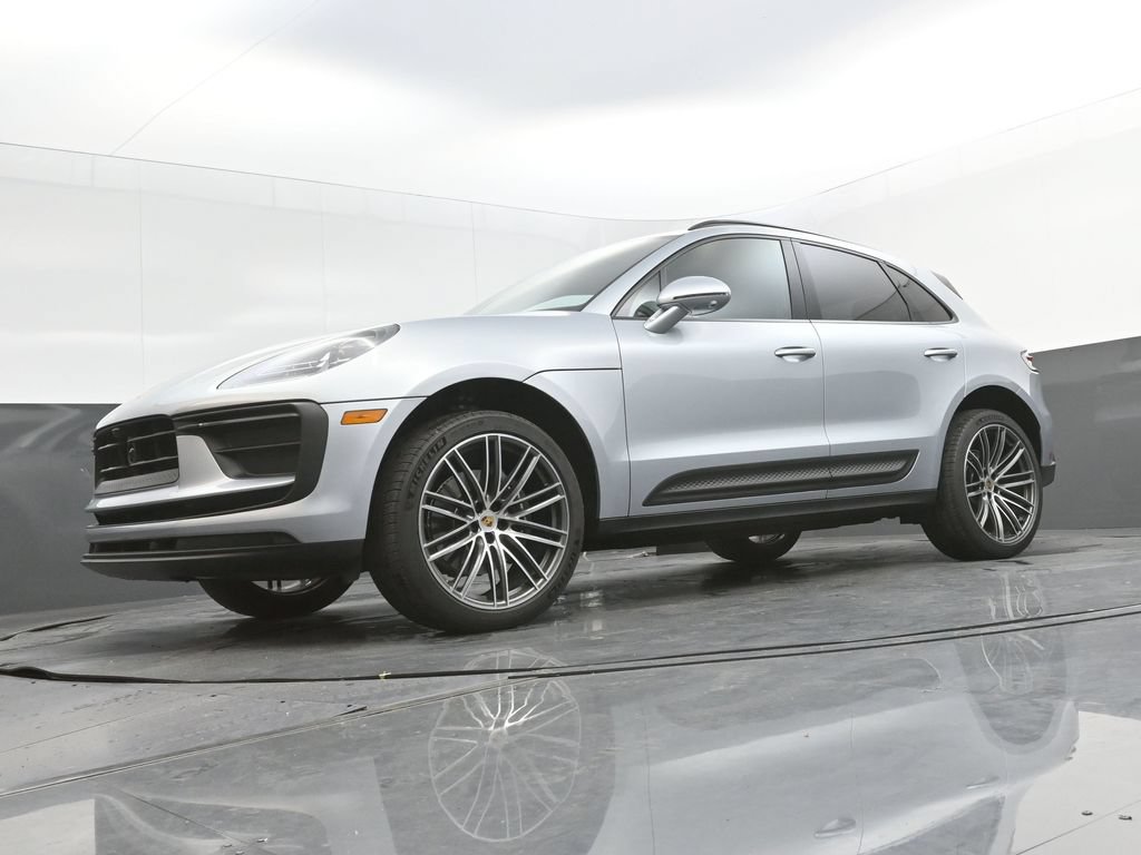Certified 2026 Porsche Macan AWD/4WD image 29