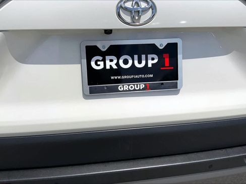 Used 2019 Toyota RAV4 Limited FWD image 10