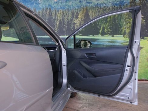 Used 2023 Toyota Corolla LE image 27