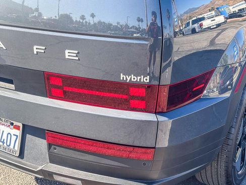 Used 2025 Hyundai Santa Fe SEL FWD image 9