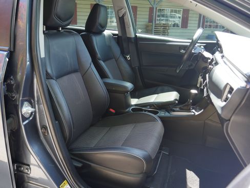 Used 2016 Toyota Corolla S FWD image 25