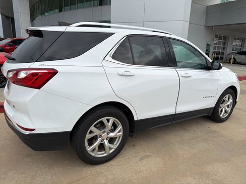Used 2018 Chevrolet Equinox LT image 3