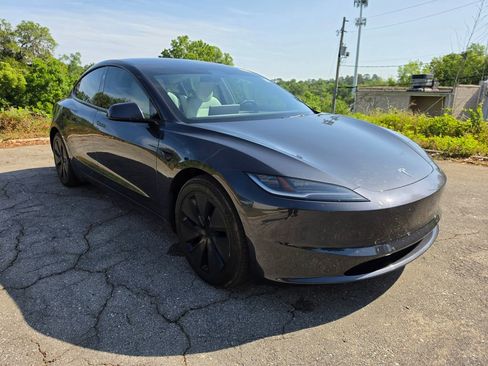 Used 2025 Tesla Model 3 Long Range AWD/4WD image 4