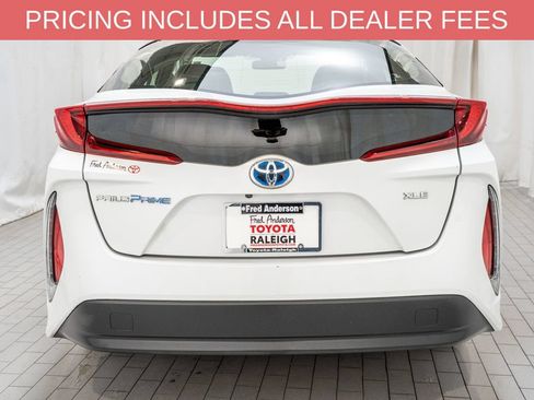 Used 2021 Toyota Prius Prime XLE FWD image 4