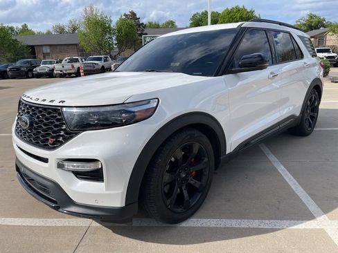 Used 2023 Ford Explorer ST w/ Equipment Group 401A image 3