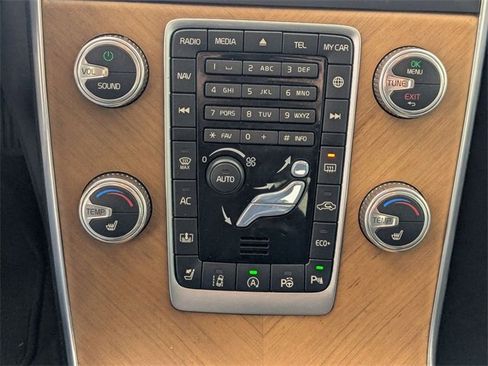 Used 2016 Volvo S60 T5 Inscription Platinum image 21