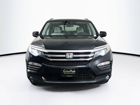 Used 2017 Honda Pilot Elite image 2