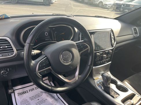 Used 2021 Jeep Grand Cherokee Laredo X image 10