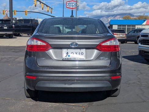 Used 2015 Ford Fiesta SE image 5