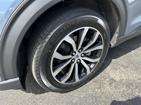 Certified 2025 Ford Explorer ST-Line AWD/4WD image 8