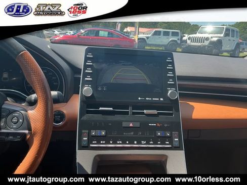 Used 2019 Toyota Avalon Limited w/ All Weather Liner Package FWD image 16