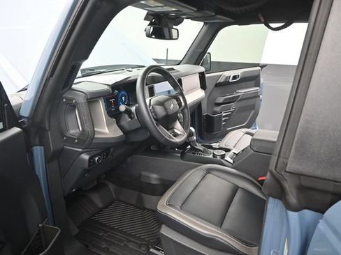 Used 2025 Ford Bronco Outer Banks AWD/4WD image 5