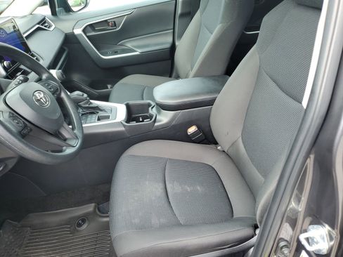Certified 2024 Toyota RAV4 LE AWD/4WD image 17
