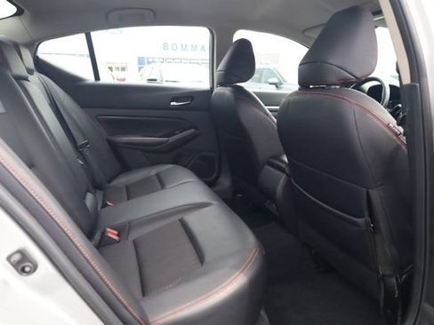 Used 2024 Nissan Altima 2.5 SR FWD image 20