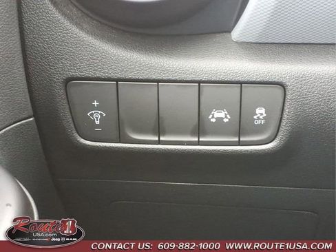 Used 2019 Hyundai Kona SE AWD/4WD image 26