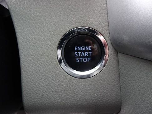 Used 2015 Toyota Highlander XLE image 27