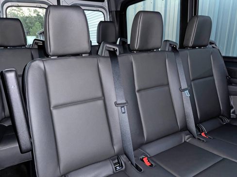 Used 2024 Mercedes-Benz Sprinter 2500 image 36