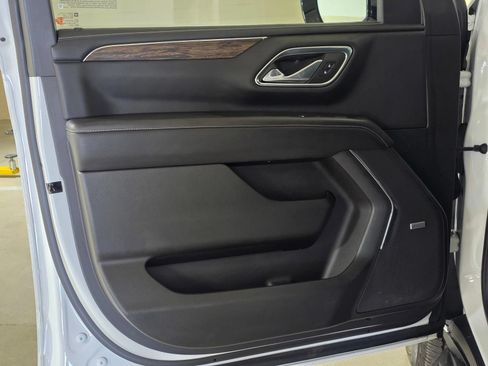Used 2023 Chevrolet Tahoe Premier AWD/4WD image 21