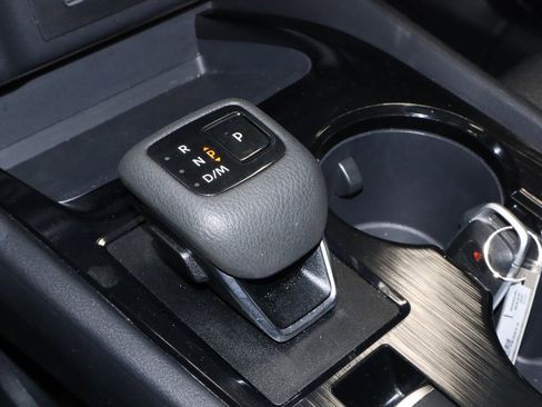 Certified 2025 Nissan Rogue SV image 33