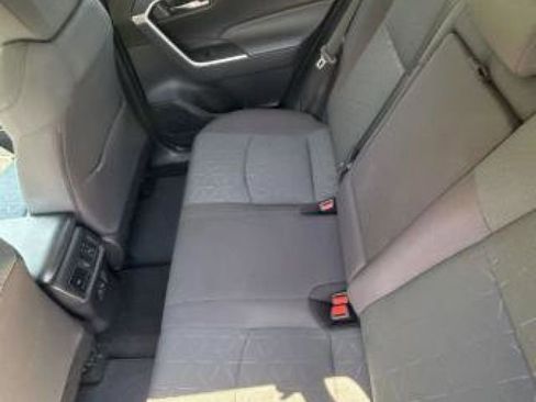 Used 2024 Toyota RAV4 XLE AWD/4WD image 5