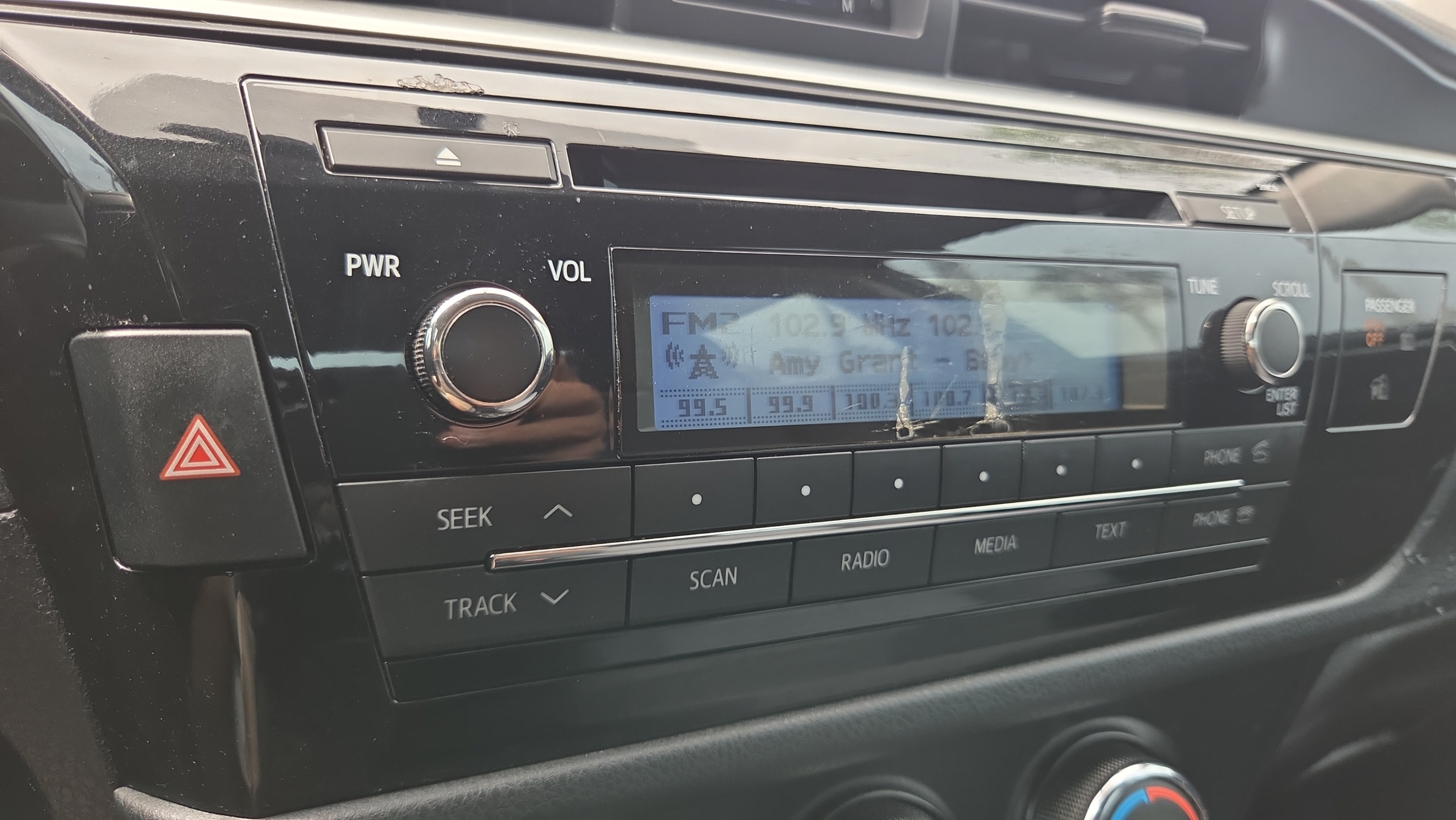 Used 2015 Toyota Corolla L FWD image 18