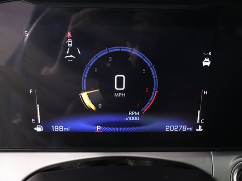 Used 2025 Chevrolet Trax LT w/ Driver Confidence Package FWD image 4