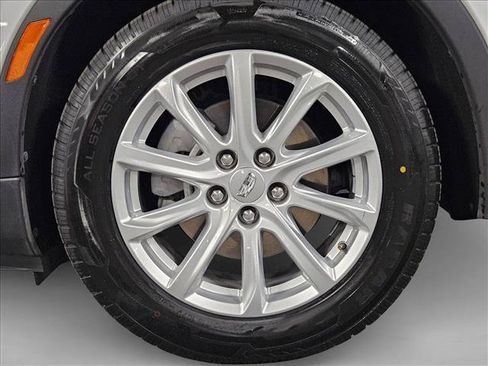 Used 2023 Cadillac XT4 Luxury w/ Cold Weather Package FWD image 23