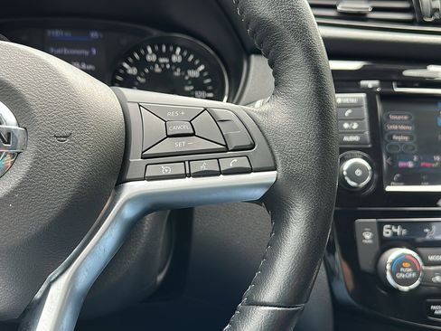 Certified 2021 Nissan Rogue Sport SV image 17