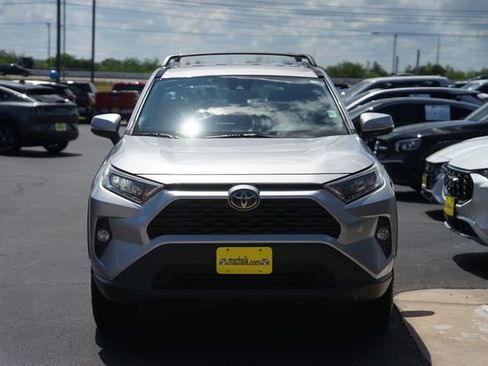 Used 2020 Toyota RAV4 XLE FWD image 3