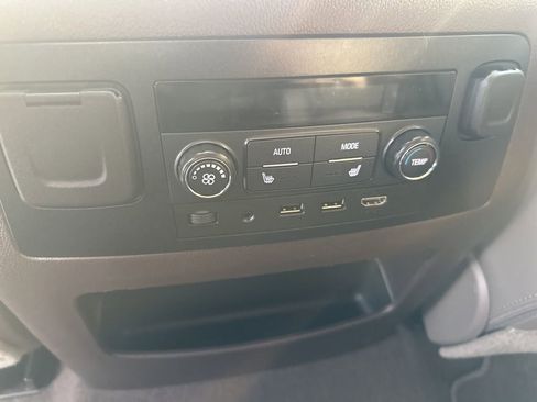 Used 2019 GMC Yukon Denali w/ Denali Ultimate Package AWD/4WD image 24