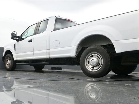 Used 2022 Ford F250 XL w/ Power Equipment Group image 10