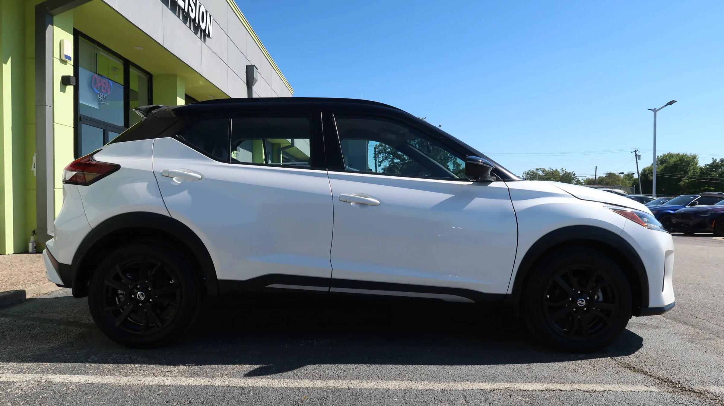Used 2021 Nissan Kicks SR w/ SR Premium Package FWD image 8