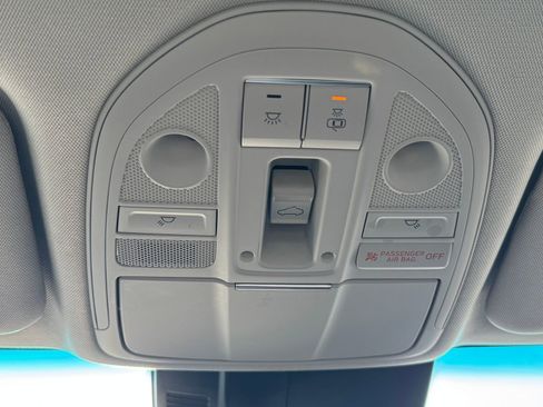 Used 2020 Genesis G70 2.0T w/ Elite Package image 32