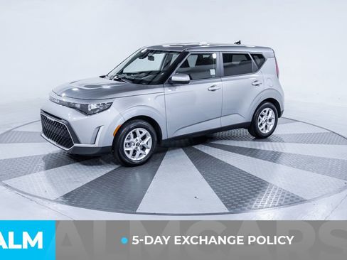 Used 2023 Kia Soul LX w/ LX Technology Package image 3