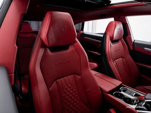 Used 2024 Lamborghini Urus S AWD/4WD image 40