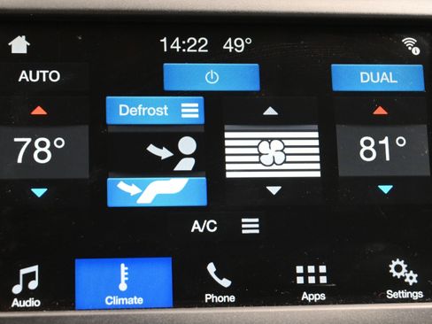 Used 2018 Ford Fusion SE w/ Equipment Group 201A image 19