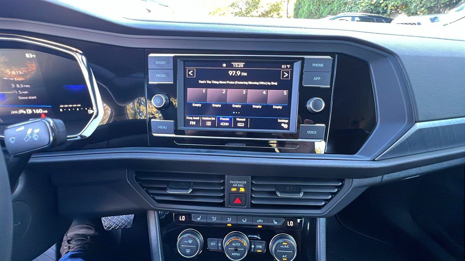 Certified 2024 Volkswagen Jetta SE FWD image 23