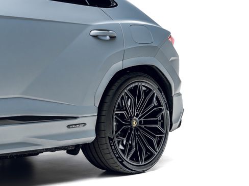 Used 2025 Lamborghini Urus SE AWD/4WD image 13