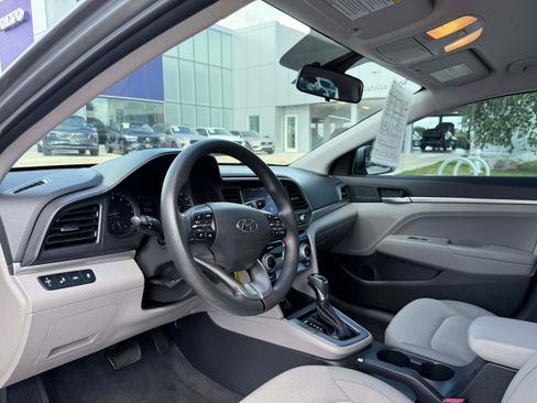 Used 2019 Hyundai Elantra SEL FWD image 12