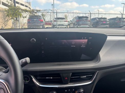 Used 2025 Buick Encore GX Preferred image 21