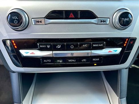 Certified 2022 Ford Explorer XLT w/ Class IV Trailer Tow Package AWD/4WD image 27