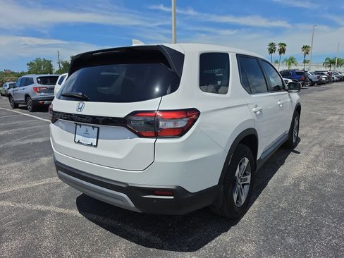 Certified 2025 Honda Pilot EX-L image 3