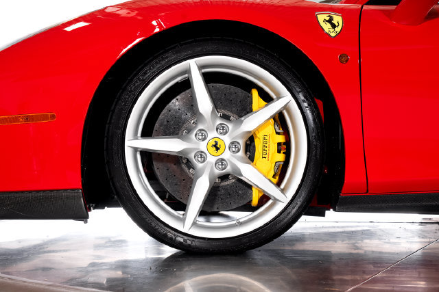 Certified 2018 Ferrari 488 GTB RWD image 18