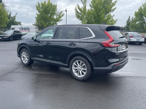 Used 2023 Honda CR-V EX image 3