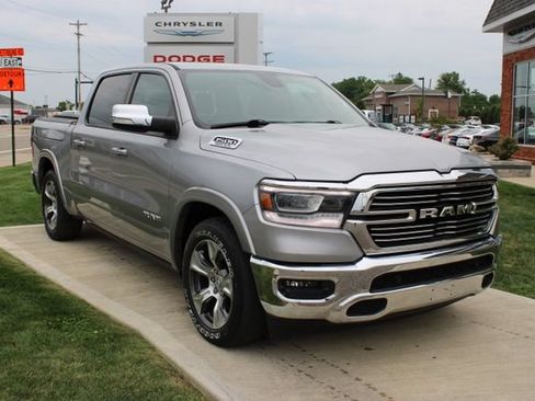 Used 2019 RAM 1500 Laramie AWD/4WD image 3